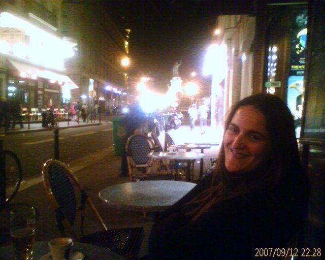 2007-09-14 Chatte sur une poubelle brulante_l.jpg